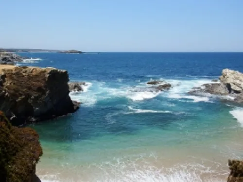 praia em porto covo